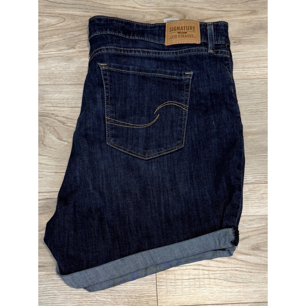 Signature Levi Strauss Gold Label Womens Mid Rise Dark Wash Cuffed Denim Shorts